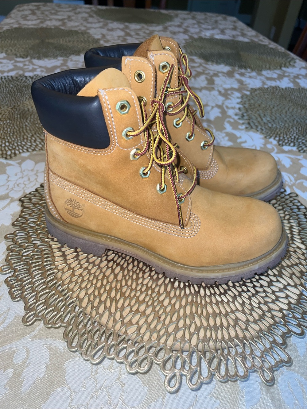Timberland Womans Premium Wheat Padded-Collar Lace-Up Boots - 6.5